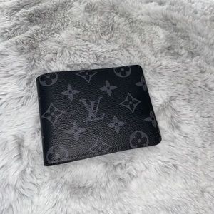 Men’s LV wallet